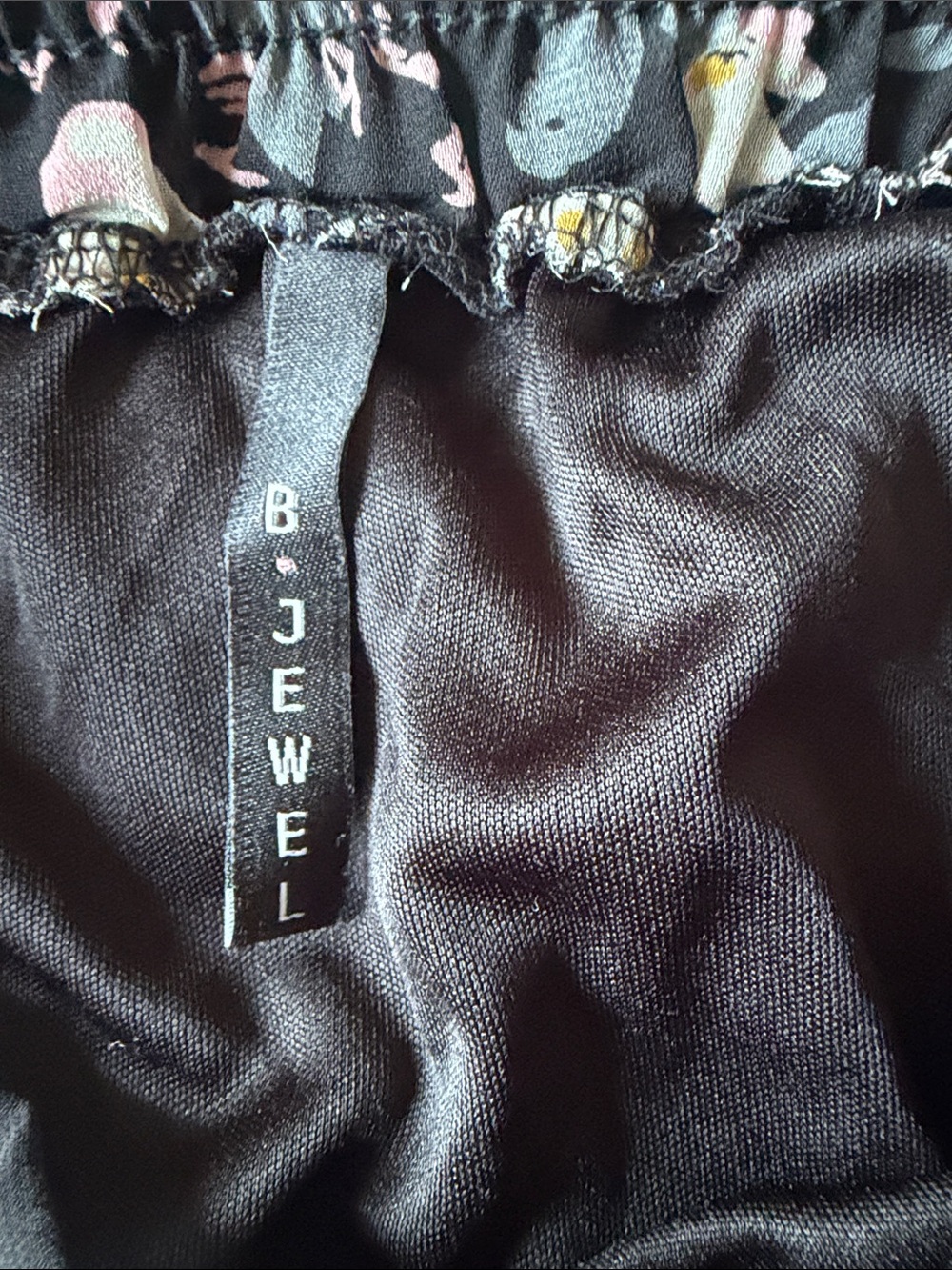 B Jewel Black Mini Skirt black grey white pink Floral Print Sz S - Picture 8 of 9
